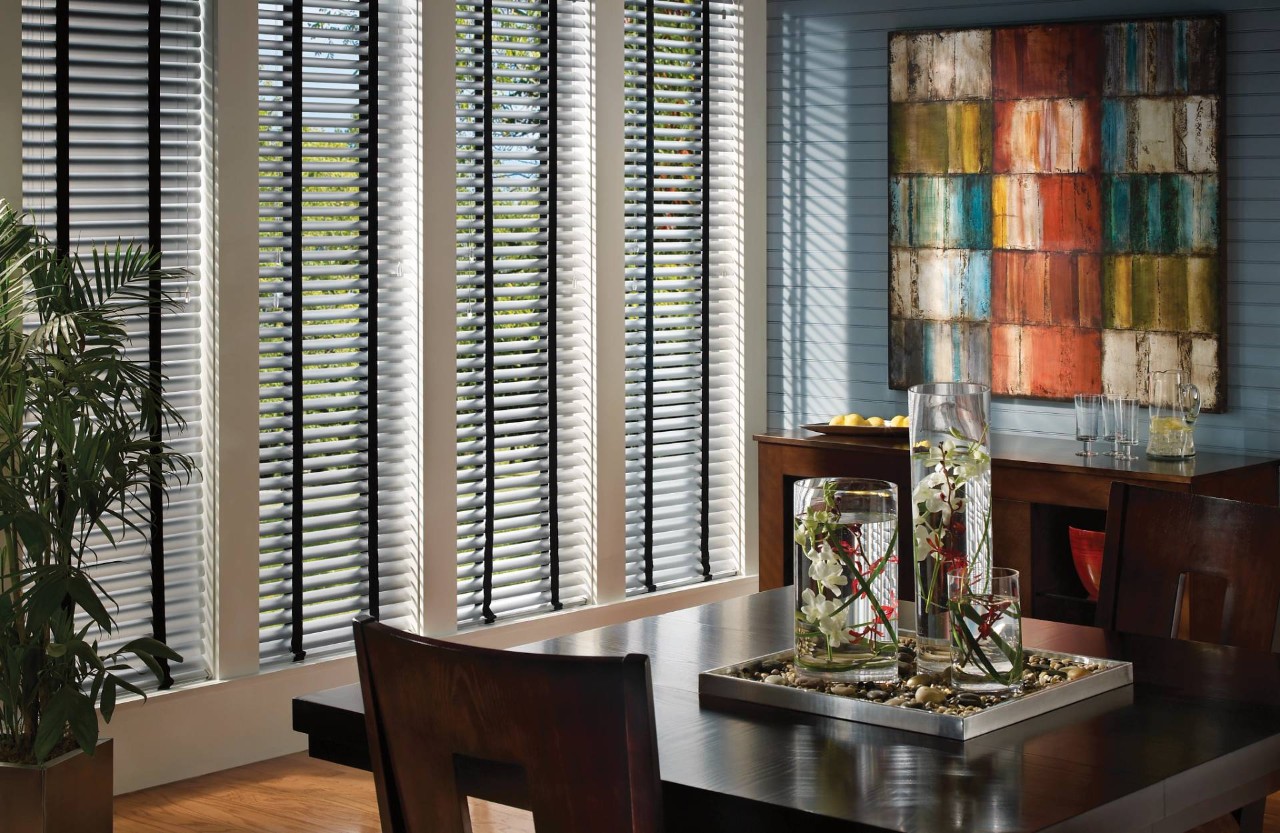 Hunter Douglas Modern Precious Metals® Aluminum Blinds in a restaurant near Stoneham, Massachusetts (MA)